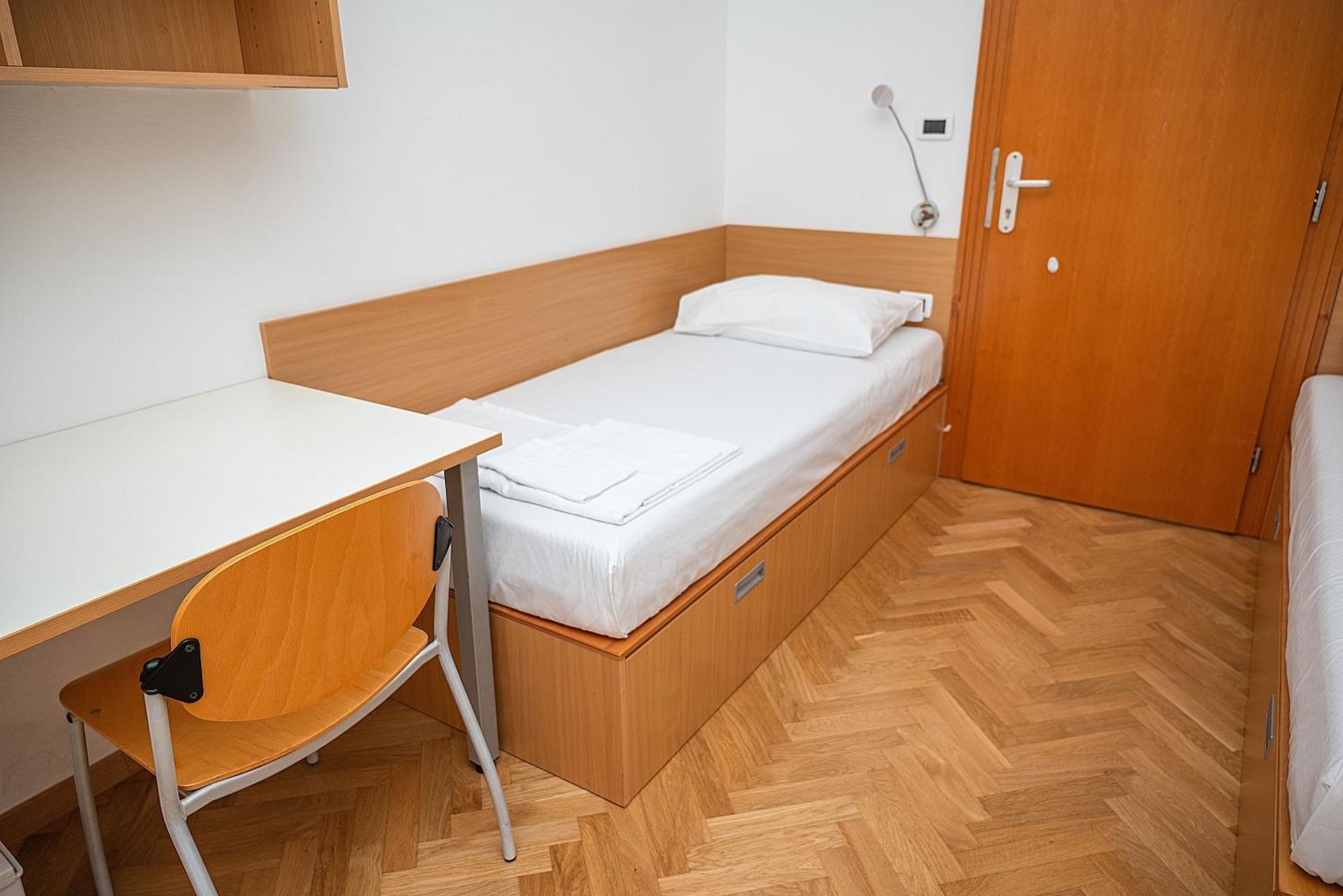 Sveta Ana Hostel *